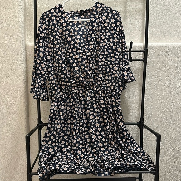 HP x 2 🎉 BOOHOO Midi Floral Dress - Picture 2 of 7